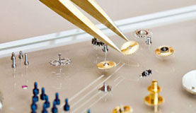 石家庄积家指定维修门店打开表壳